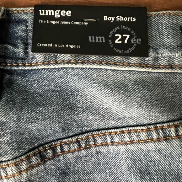 NWT Umgee Light Wash Distressed Button Fly Boyfriend Shorts - Picture 5 of 7
